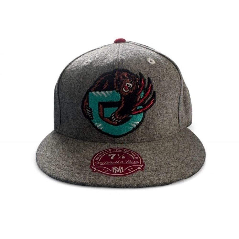 NWT Retro Mitchell & Ness NBA Vancouver Grizzlies Flannel Fitted Hat 7 1/8